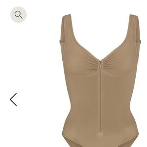 SEAMLESS SCULPT ZIP FRONT BRIEF BODYSUIT